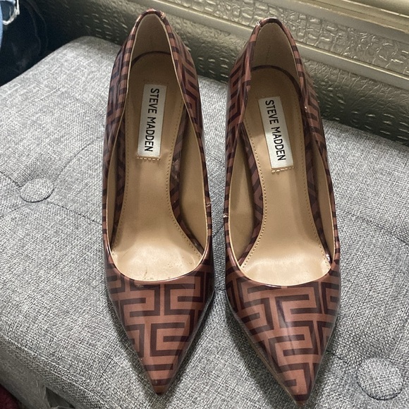 Steve Madden Vala Heels in Camel SZ 6 - Picture 2 of 11